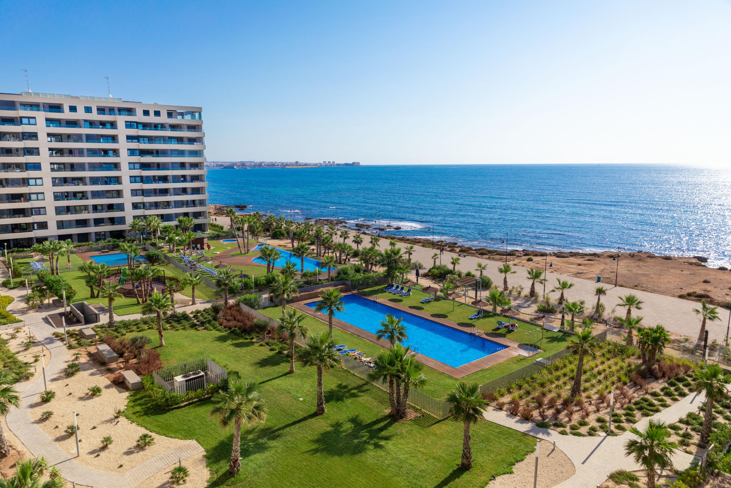 Apartamentos de lujo en primera línea de playa en Punta Prima